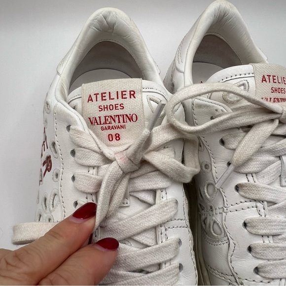 VALENTINO GARAVANI Logo Eyelet Sneakers - Picture 3 of 9